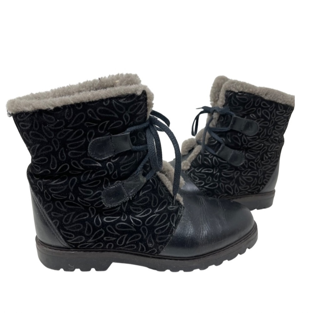 Pajar black leather fur lined lace up boots size 8